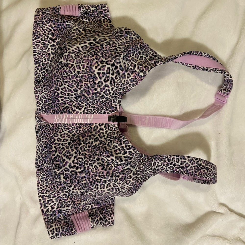 Victoria Sport Bra, 36B/B80, never worn